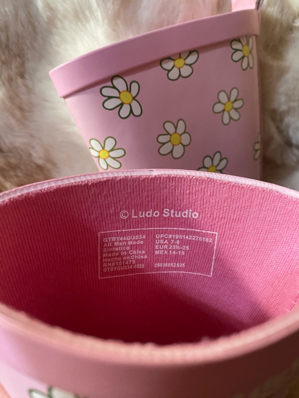 Bluey and Bingo Pink Daisy Pattern Rain boots - Picture 7 of 7